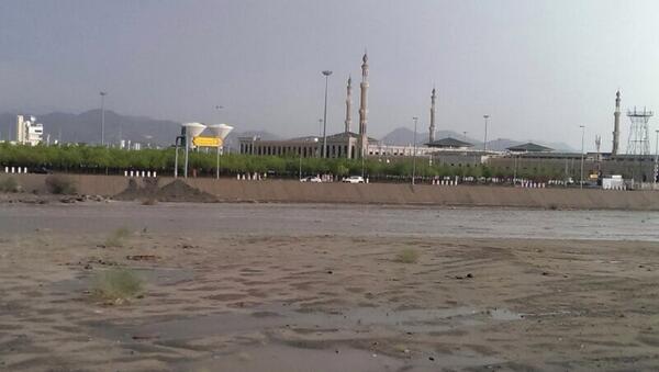 صور من أمطار مكة المكرمة من مراسلينا الاربعاء 3-12-1434 BWI_GXNIgAAGKe-