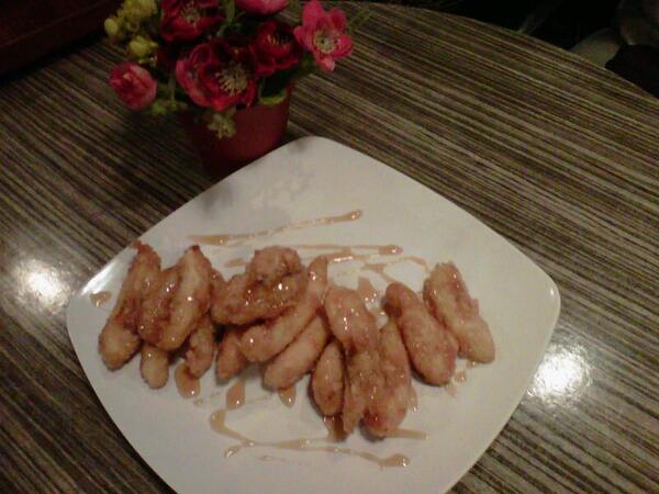 AnnaYoma's tweet photo. Banana steak caramel moca yg krunchy . @openrice_id@mycoffeezone http://t.co/N946d0KsYY