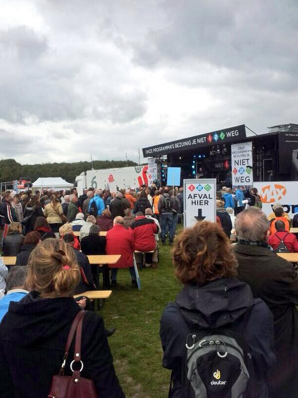 Mooie opkomst op het #Malieveld voor protestactie tegen extra bezuinigingen voor de Publieke Omroep #niet123weg