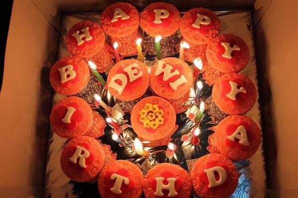 EdyDahri's tweet photo. @dewivinonyaedy Happy B'day sayang..!! kesehatan dan kesuksesan selalu menyartai. Amin!! http://t.co/41DbxDKcic