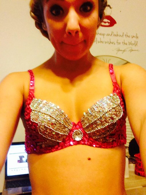 This bra is so pretty http://t.co/U932hPK1Vq<a href="/tag/halloweenbday"class="tags"><span>#halloweenbday</span></a>