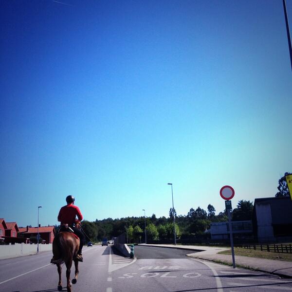 Caballo_EP's tweet photo. Ya estamos en marcha. ¡Aarree Axis! De camino a #Casalonga #EcuaciónPolo http://t.co/706hwsX3zm