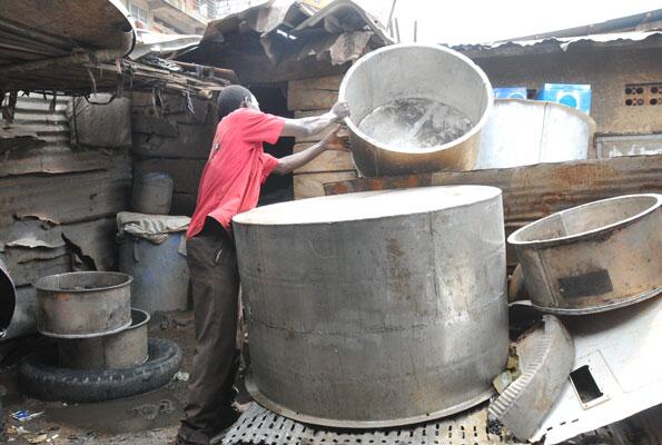gaetanokagwa's tweet photo. Costing only 3 million #Uganda shillings why not buy a saucepan & prepare a sumptuous Independence Day meal. #UG51 http://t.co/lOWMCvKfhw