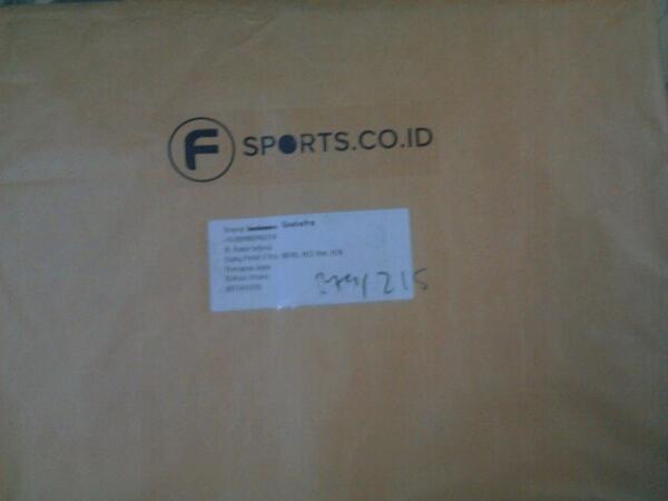 FSportsID's tweet photo. Ditunggu borongan selanjutnya yaa ;D RT @OSharoon: Sering2 yah mas diskon nya RT @sonny__soe http://t.co/rVjcB6i15E