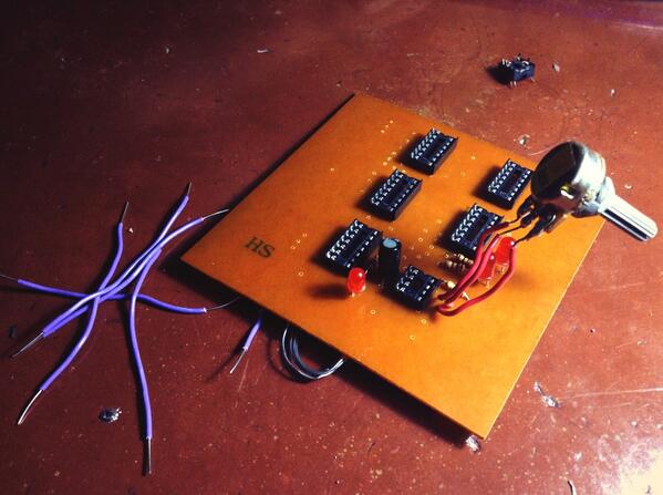 penosokym's tweet image. Hangin&apos; out with mah fwend. #ClockBuffer