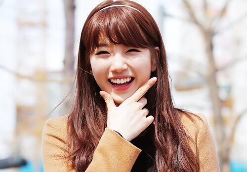 "  Happy Birthday Bae Suzy!! <3 <3 