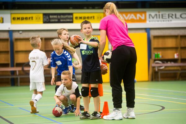 QuintusFreak's tweet photo. Samen met @RaboWestland organiseren wij weer de Rabo Jeugdclinics.
http://t.co/4805rDVwwq http://t.co/zEozCyeJcP