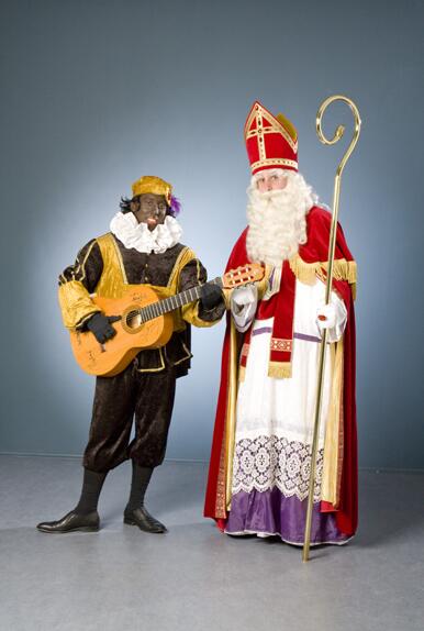 SinterkCentrale's tweet photo. @BussumsNieuws De Sint en zijn Muziekpiet zijn weer beschikbaar voor huisbezoeken in Bussum. http://t.co/hW0TiM6sVP http://t.co/llGIWZNwhN