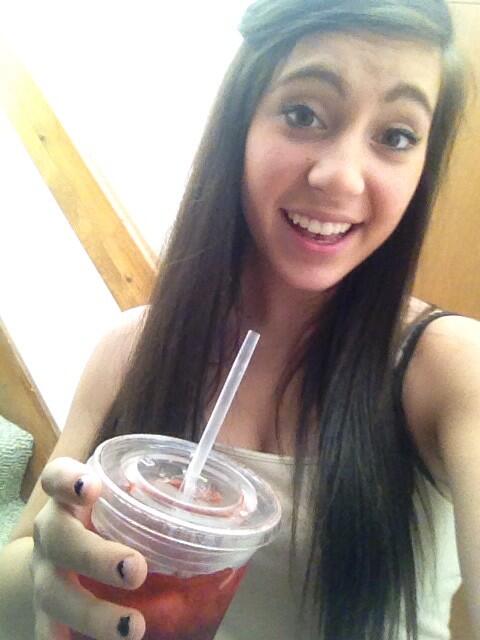 haileyraebaby's tweet photo. S/O to Katie for the redbull😍 #ily http://t.co/24a8ag0P1D