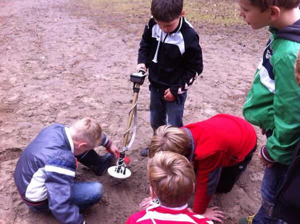 Geslaagd kinderfeestje; schatgraven <a href="/HetLutterzand/">Het Lutterzand</a> Met tablet &amp;metaaldetector als gereedschap! #tip #kinderfeestje