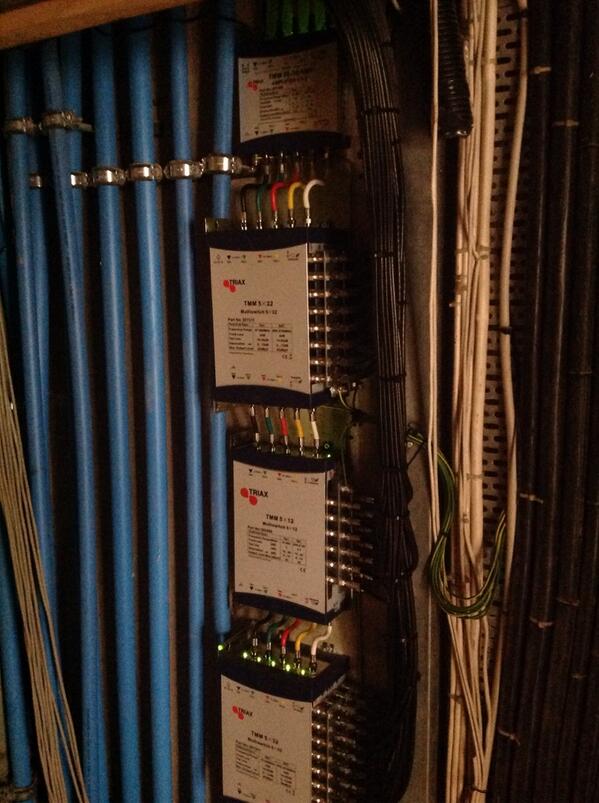 DAS_Scott's tweet image. Biggest communal satellite system installed so far. I've just doubled the value of Slough