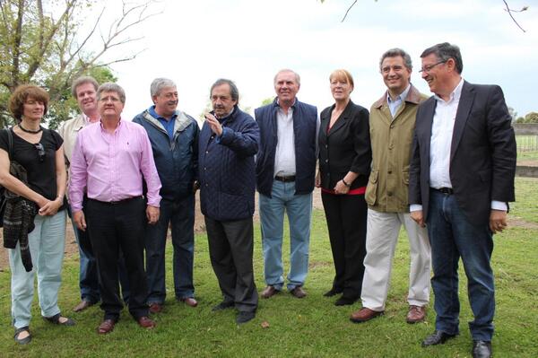 Buzzi, c <a href="/RICALFONSIN/">Ricardo Alfonsín</a> <a href="/jptunessi/">Juan Pedro Tunessi</a> <a href="/Stolbizer/">Margarita Stolbizer</a> <a href="/diputadosucr/">Bloque de Diputados UCR</a> <a href="/fedeagraria/">Federación Agraria Argentina</a> <a href="/pablosgaleano/">Pablo Galeano</a>