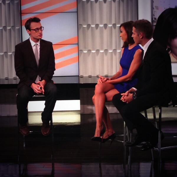 eentertainment's tweet photo. .@KenBakerNow dishes all the latest on the #JennerSplit on E! News tonight: http://t.co/jxWA8LQgZF