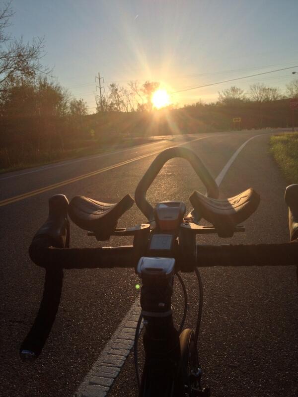 Blockhart34's tweet image. Ride down in the Valley at sunset. #Toomanycomputers