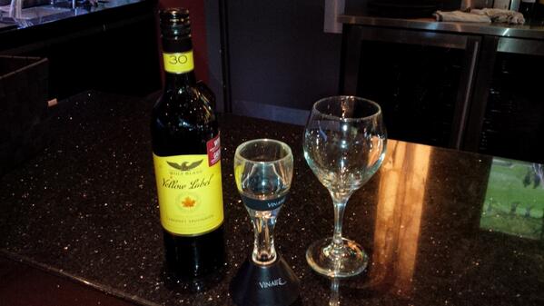 _TinCup's tweet photo. It's #winewednesday and we're giving your wine the 1st class experience it deserves with the @VinAireUSA wine aerator http://t.co/Q8FtcYiZiT