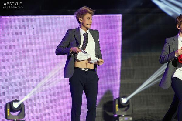 taorishipper's tweet photo. [HQ] 131009 ASF - TAO 
flashing his tummy http://t.co/cTW0SkvQqp 
FULL SIZE: http://t.co/b4pX5iuyYF cr:abstyle