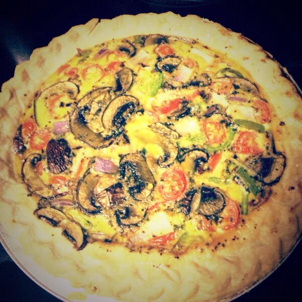 Sooo... Good news! I can cook! Quiche with veggies 😊