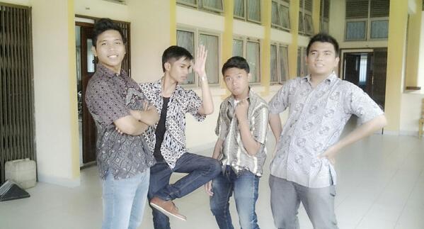 busbusrakow's tweet image. Batik in campus 2 @pendopoID #javaheritage