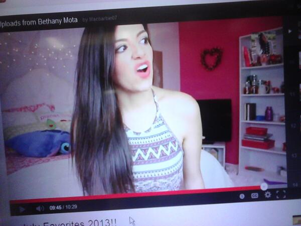 JadeParks8's tweet photo. You can call me obsessed .
@MacBarbie07  ♥
That facee . http://t.co/dWwbf0FaWZ