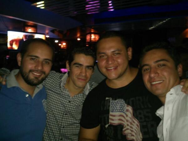 alan_capa's tweet image. #friends