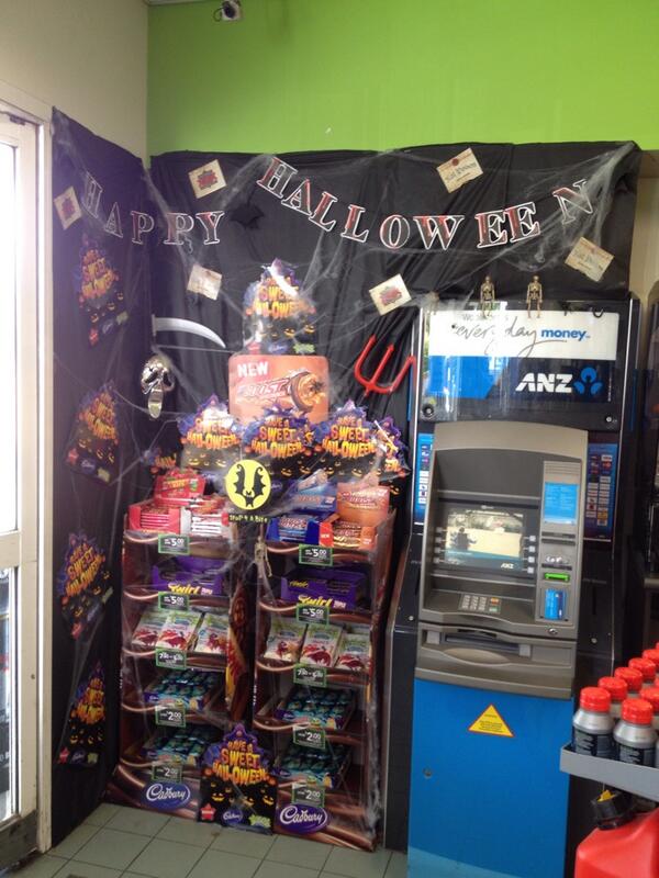 Philtaylor1960's tweet photo. Happy Halloween from Conder. Thanks for your help Kate from Cadburys. http://t.co/BZAOqPA77W