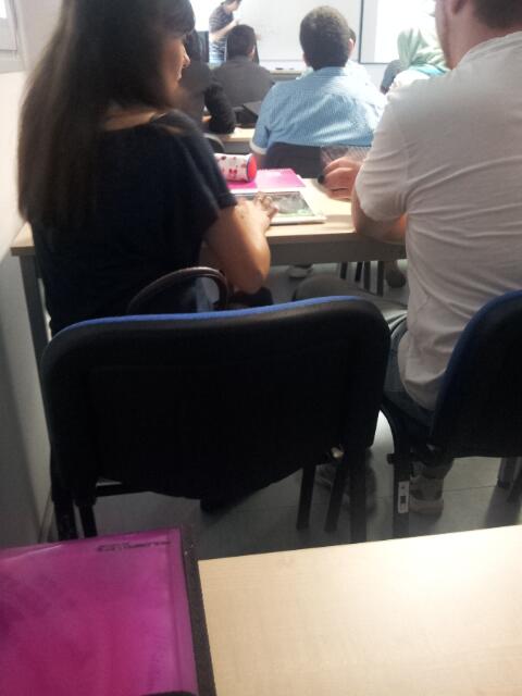 Herebek's tweet photo. Como os entreteneis @Nico_teacher @SoniaB_27 jajajaja http://t.co/fAy28Ef2KZ