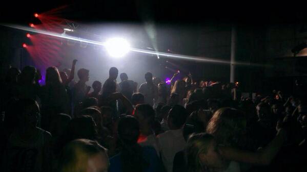 JKProductions1's tweet photo. Schoolfeest Mill-Hill College barst los! http://t.co/MSsKUu6ME9