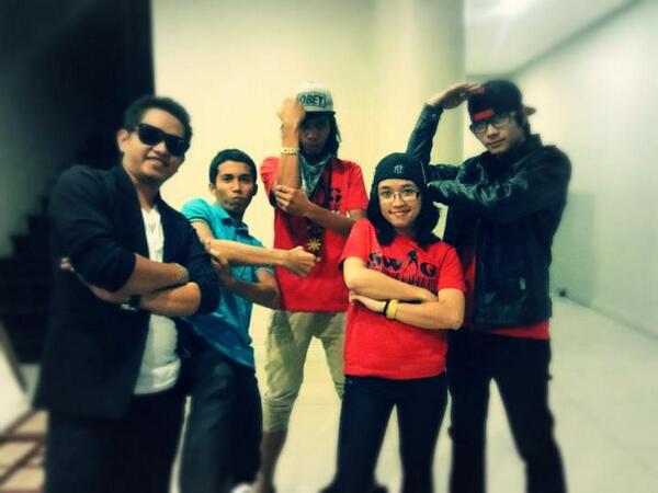 nilabanil's tweet photo. #Throwback#Swagcode#MAOaquaintance http://t.co/kIrX7nbcgX