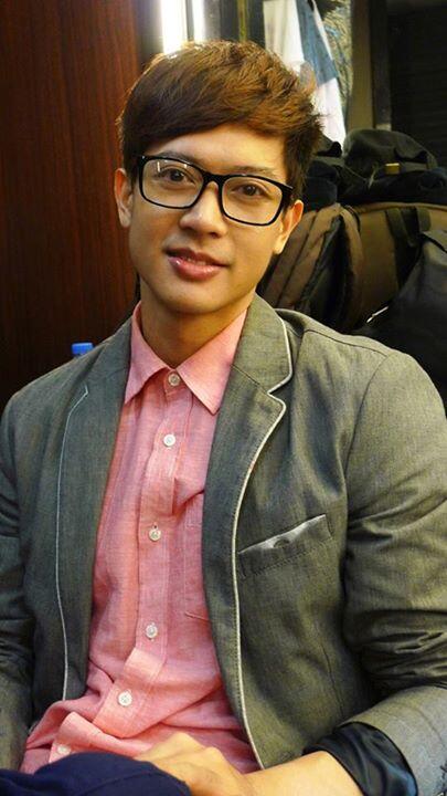 RONNIEliciousz's tweet photo. Goodafternoon @ronnieliang Backstage Music Museum during Gawad Musika Award .. http://t.co/CoUb4sazLH