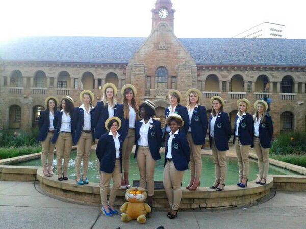 MadRepublic2014's tweet photo. House Madelief HK 2013/2014. #lieflief http://t.co/UTvZcPLWyH