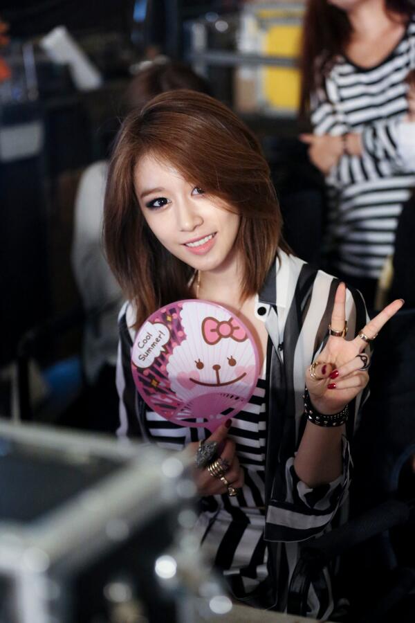 Lee jiyeon певица. Jiyeon. джиён из t-ara. T-ara джиен. T-ara jiyeon.
