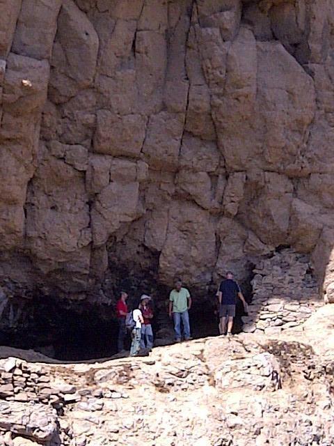 RT @easyhiker101 Inside a cave, 1 of many along a #hiking trail for Gran Canaria Walking Festival #gcwalkingfestival