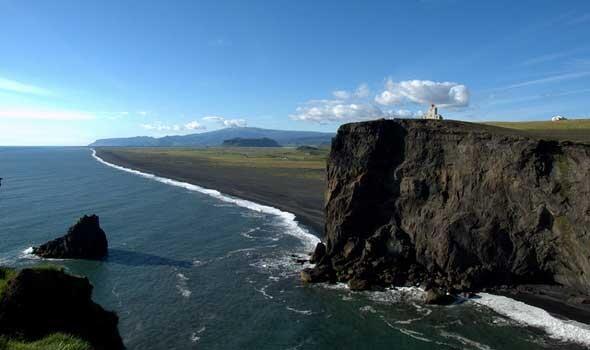 aurorainiceland's tweet photo. Dyrholey http://t.co/dC5FK4ap77 http://t.co/tqGg3gXSYs
