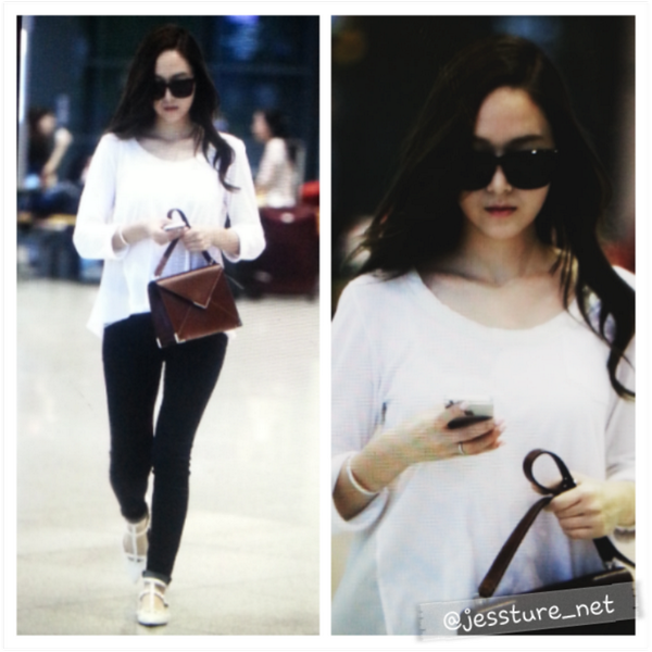 [PIC][10-10-2013]Jessica trở về Hàn Quốc vào chiều nay BWNFQzwCMAAIhOR