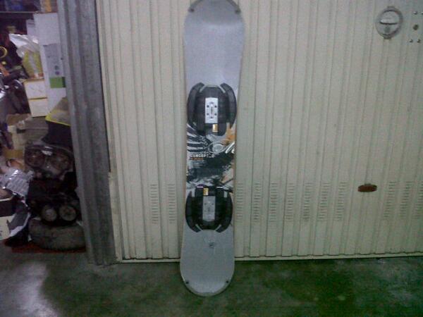 gomezmtb's tweet photo. Se vende tabla de snow marca HEAD por 60 euros,  esta nueva solo la he usado dos inviernos. La tabla mide 1,61 http://t.co/yIAQDv6Cac