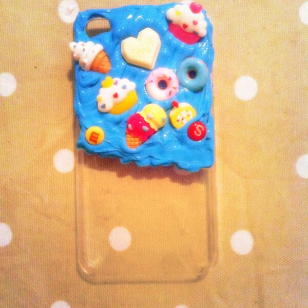 pellilly's tweet image. Pellilly's favourite today... Hubba bubba icecream cone