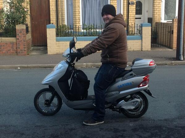 DanielDanny4755's tweet image. @nathanf141910 @angel4736sir @jancampbell55 #GoGreenEnergy
Nathan &amp;amp; his #ElectricBike #Warp10 Engage------&amp;gt;zooooooom