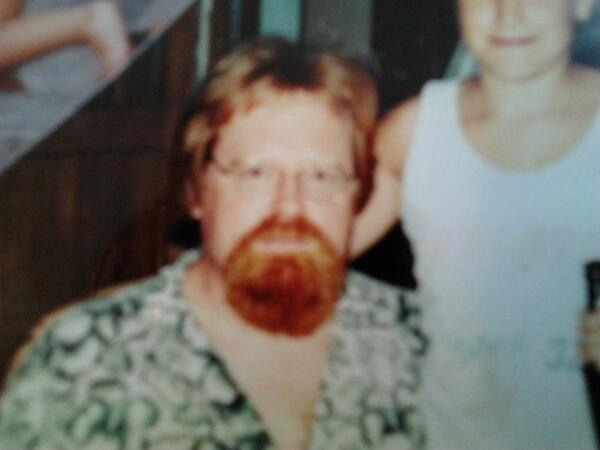 BobaZg's tweet photo. please help me find this man his name is Brian Muller or Miller and he lives in Austin, Texas http://t.co/nHZCff9Z34