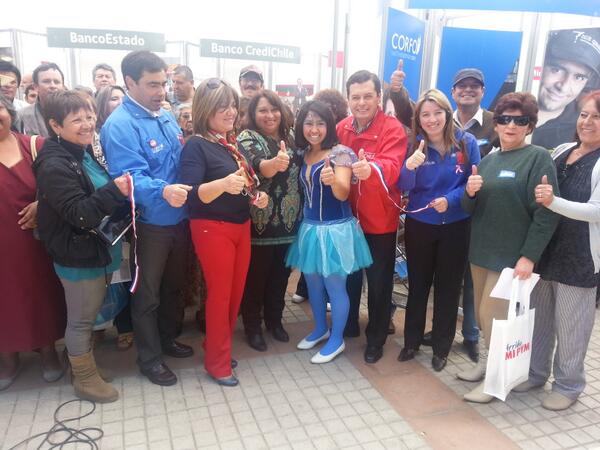 Inaugurando en <a href="/SanBernardocl/">I. Municipalidad de San Bernardo</a> Feria <a href="/ArribaMipyme/">ArribaMipyme</a> . Asiste <a href="/GobernadorMaipo/">Cristian Saavedra </a> , Alcaldesa Nora Cuevas y <a href="/yabuhadba/">Yenniffer Abuhadba J</a>