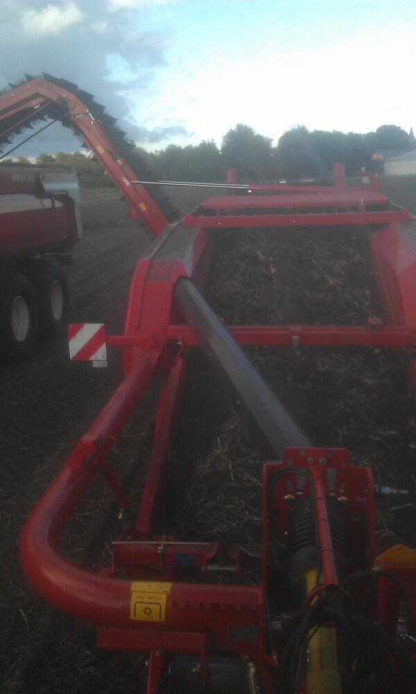 riksteenge's tweet image. Gaat super al 8 ha gerooid vandaag #grimme