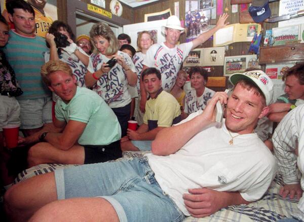 ESPNNFL's tweet image. On this day in 1991, Brett Favre was drafted by the Atlanta Falcons in the 2nd round. 

He also wore JORTS!!