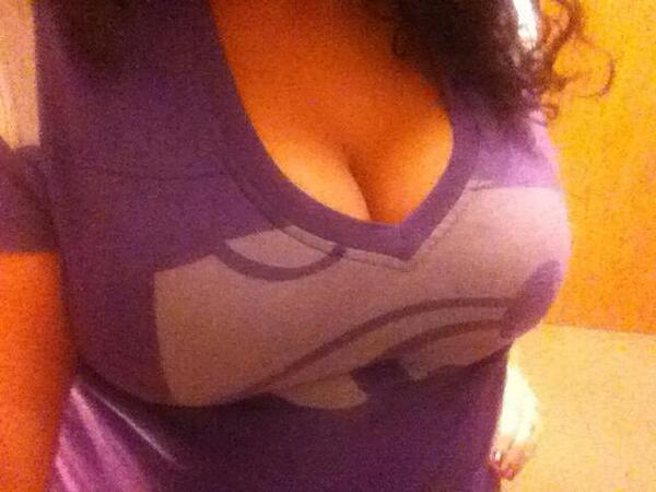 KSUBoobs's tweet photo. OK Wildcat Fans, we need to give our team some fresh support! Send your love to the 'cats: submitksuboobs@gmail.com http://t.co/UsDo6AUpRv