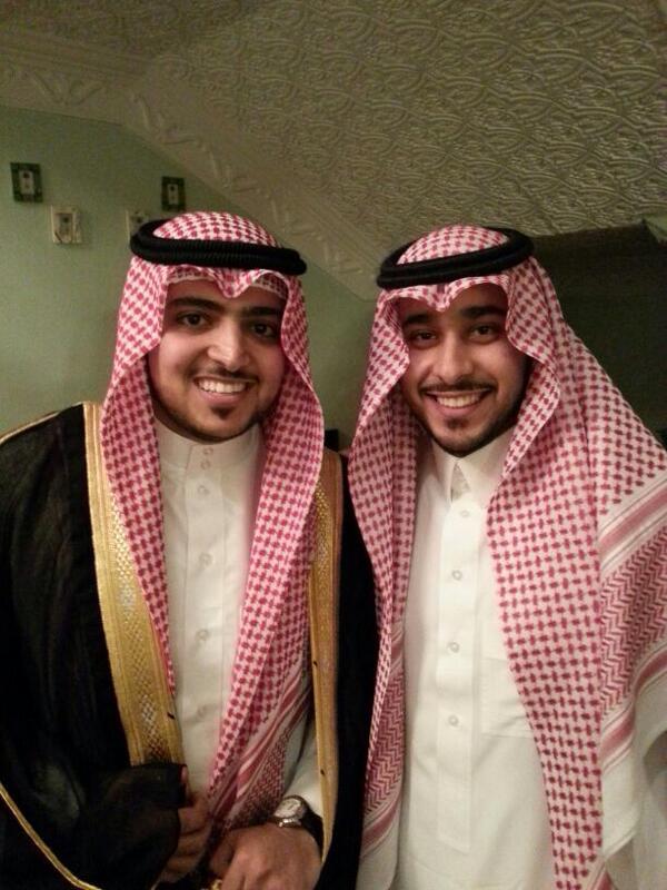 حبيب قلبي عمر العمير في ليلة زفافه بارك الله لكما وبارك عليكما وجمعا بينكما بخير ❤️