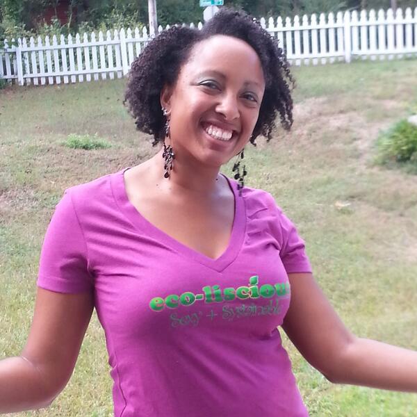 LenaPequena's tweet photo. Danielle is Ecoliscious - Sexy + Sustainable in Metro Atlanta @nyreedb @LammanRucker @forplai #ecobella #ecoliscious http://t.co/7nSqjBWUwX