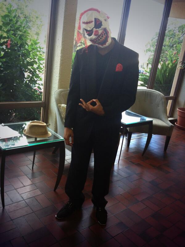 theBOUJIEonee's tweet image. Walked in the lobby from a midterm to a clown kappa 😱😳👌🎃👻
#KappaScream #102413
#KappaScream #102413