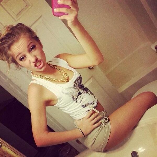 BLeahhh_ tweet picture