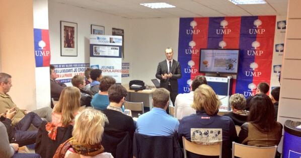 pierresavreux's tweet image. Débat sur les rythmes scolaires hier soir à #Amiens avec Grégory #Labille, favorable au report de la réforme