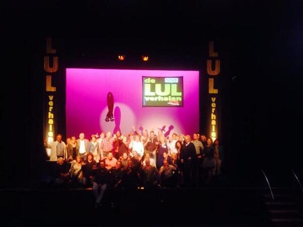 Heesch! Grootse avond voor klein publiek! <a href="/deLULverhalen/">deLULverhalen</a> <a href="/thearbi/">Arbi el Ayachi</a> @eddyzoey <a href="/renevanm/">René van Meurs</a>