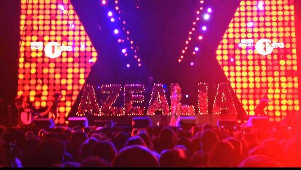 Leeds loves you <a href="/AZEALIABANKS/">BRUJA DEL BLOQUE</a> <a href="/1Xtra/">BBC Radio 1Xtra</a>  #1xtralive