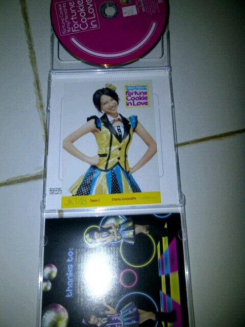 JKT48PBG's tweet photo. Dijual CD KFC Reguler+PP Shanju, minat hub @Ty_o26 http://t.co/wbxYujij6T